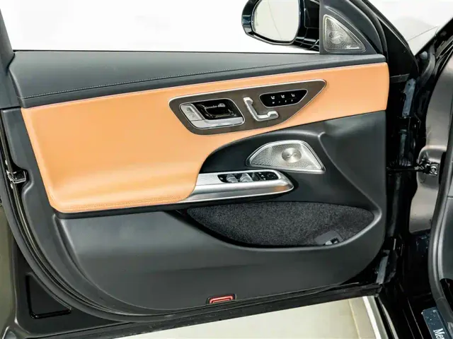 Mercedes-Benz E-Class — Фото автомобиля 17
