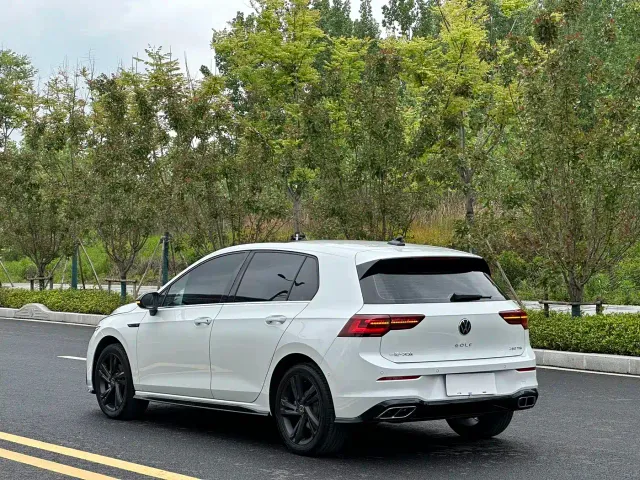 Volkswagen Golf — Фото автомобиля 19