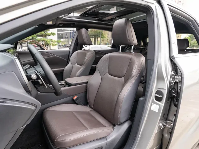 Lexus RX — Фото автомобиля 11