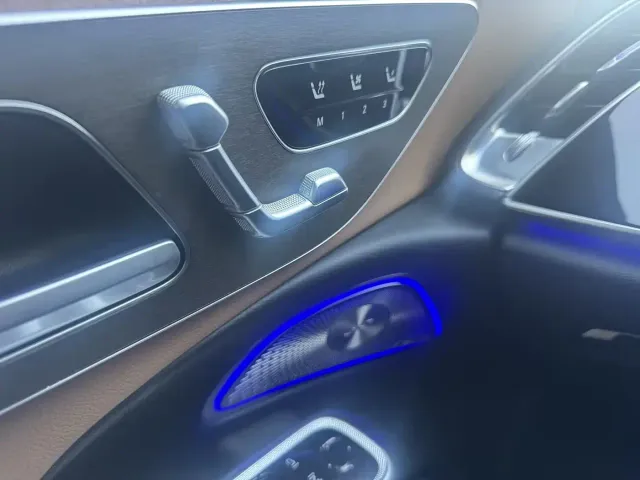 Mercedes-Benz E-Class — Фото автомобиля 4