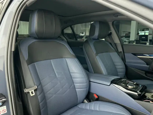 BMW i5 — Фото автомобиля 24