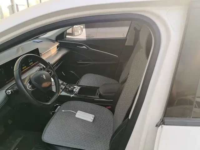 Nezha Auto Neta U 2021 Pro 400 Cruise Edition — Фото автомобиля 12