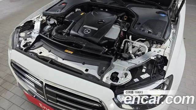 Mercedes-Benz E-Class — Фото автомобиля 6