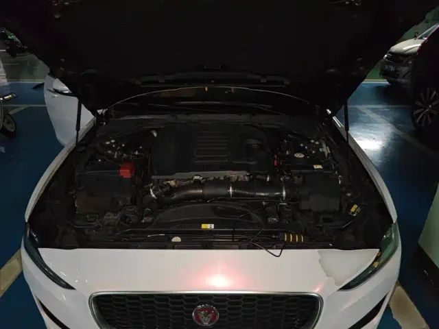 Jaguar XEL — Фото автомобиля 21
