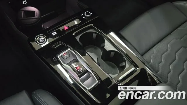 Audi A6 e-Tron — Фото автомобиля 9