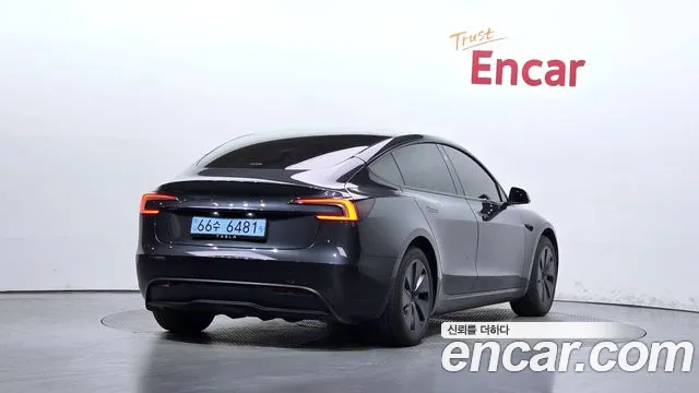 Tesla Model 3 — Фото автомобиля 2