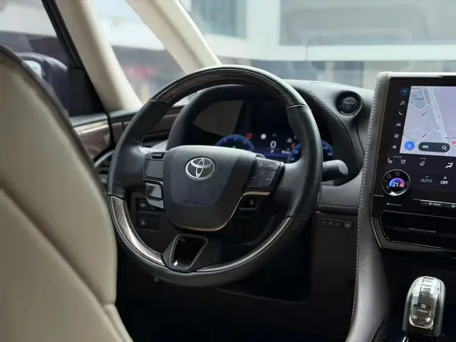 Toyota Alphard — Фото автомобиля 6