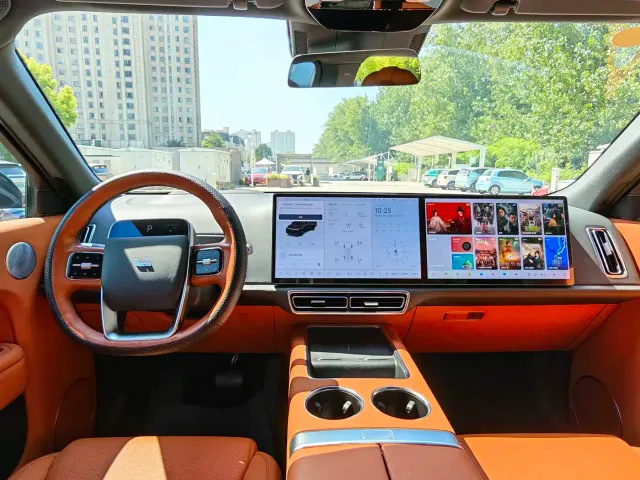 Li Auto L8 — Фото автомобиля 5