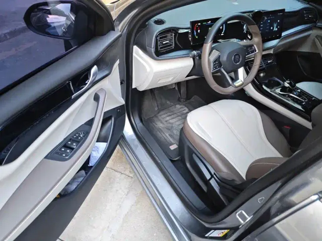 BYD Qin PLUS — Фото автомобиля 12