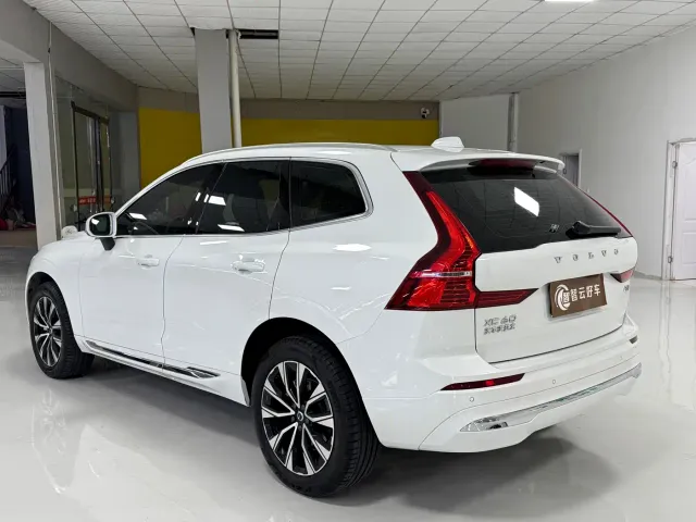Volvo XC60 — Фото автомобиля 7