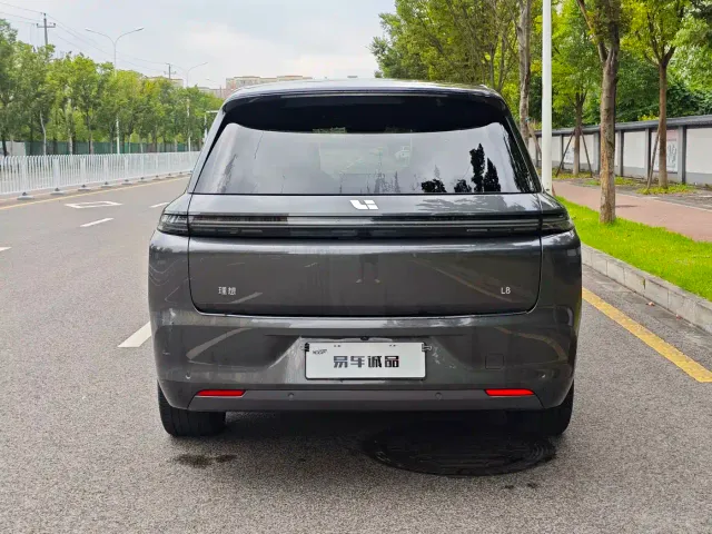 Li Auto L8 — Фото автомобиля 7