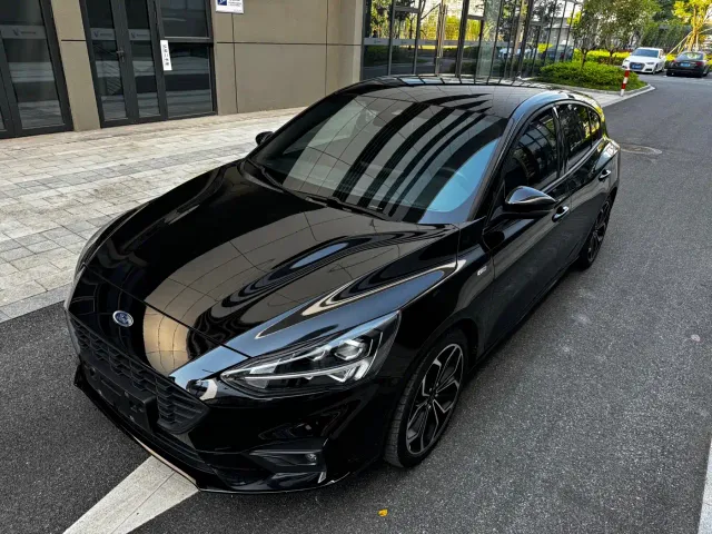 Ford Focus — Фото автомобиля 9