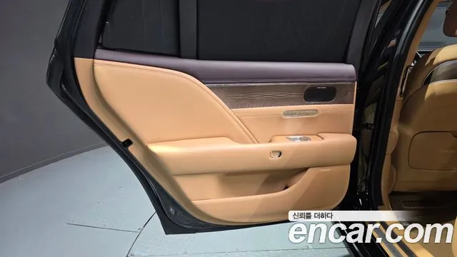 Genesis G90 Бензин 3.5 турбо AWD — Фото автомобиля 24