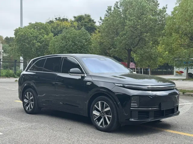 Li Auto L7 — Фото автомобиля 3