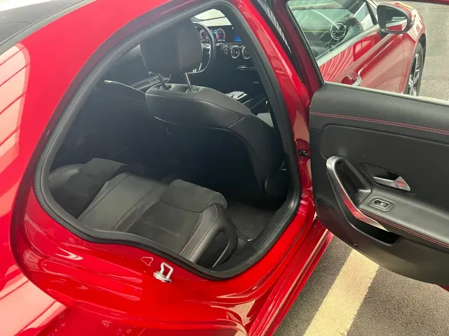 Mercedes-Benz A-Class — Фото автомобиля 12