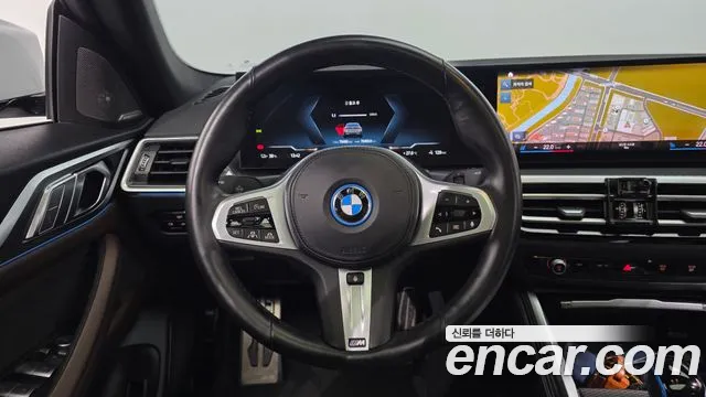 BMW i4 — Фото автомобиля 13