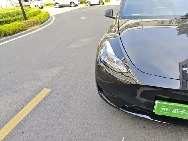 Tesla Model Y — Фото автомобиля 7
