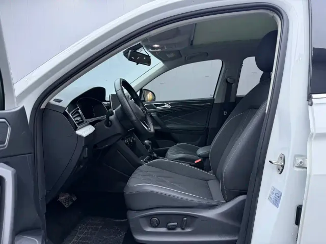 Volkswagen Tiguan L — Фото автомобиля 7