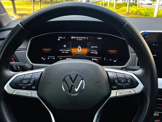 Volkswagen Lavida — Фото автомобиля 11