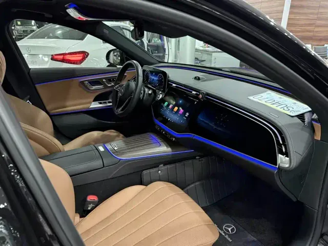 Mercedes-Benz E-Class — Фото автомобиля 11