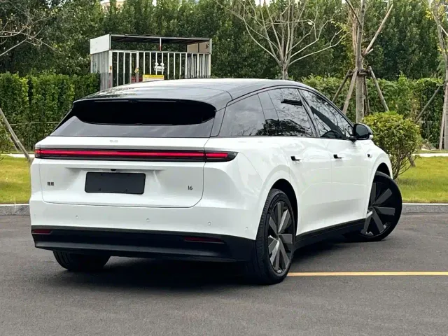 Li Auto i6 — Фото автомобиля 5