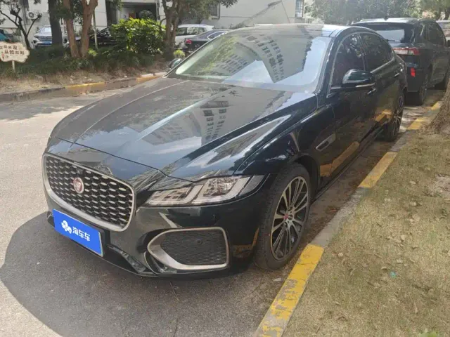 Фотография автомобиля — Jaguar XFL