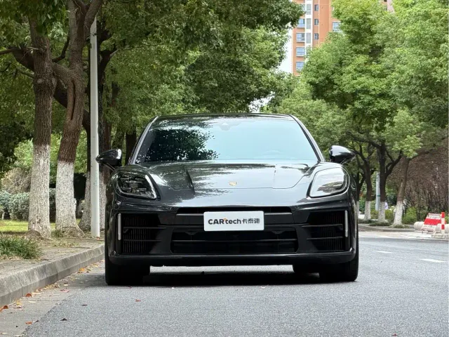 Porsche Panamera — Фото автомобиля 2