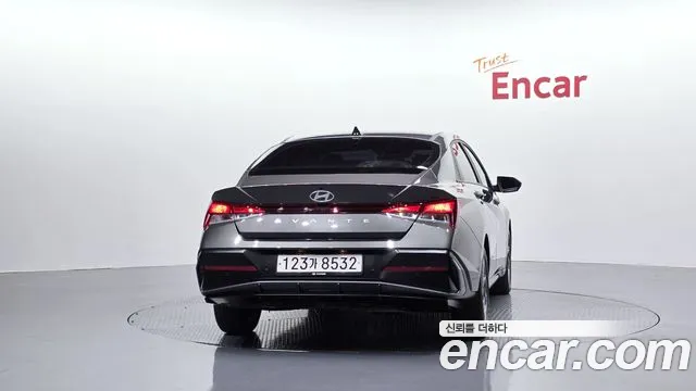 Hyundai Avante CN7 — Фото автомобиля 4