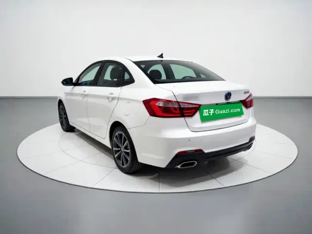 Changan Eado DT — Фото автомобиля 4