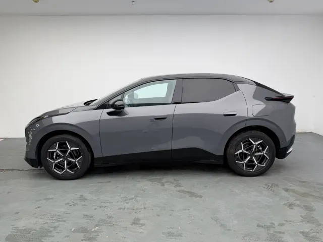 Lynk & Co Z20 — Фото автомобиля 10
