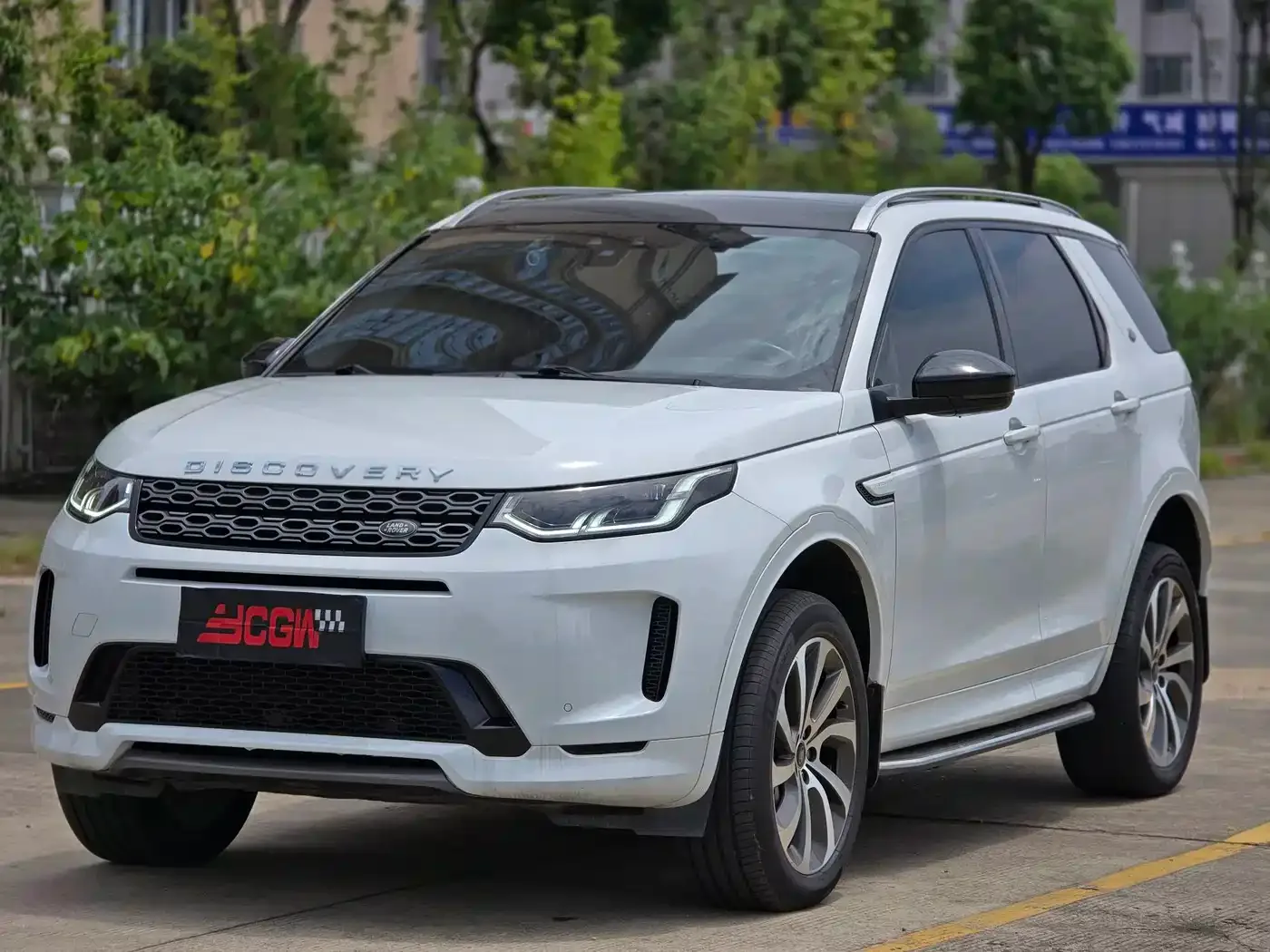 Фотография автомобиля — Land Rover Discovery Sport