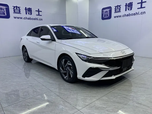 Hyundai Elantra — Фото автомобиля 3