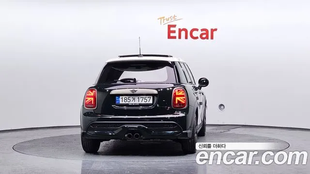 Mini Cooper — Фото автомобиля 4