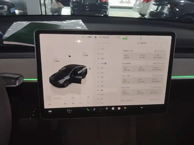 Tesla Model Y — Фото автомобиля 12