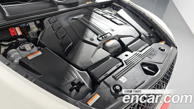 Bentley Bentayga Bentayga 4.0 V8 Base — Фото автомобиля 5
