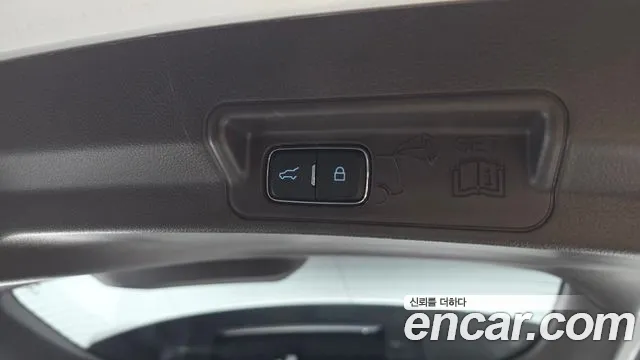 Ford Explorer Explorer 6 поколение 3.0 Platinum 4WD — Фото автомобиля 30