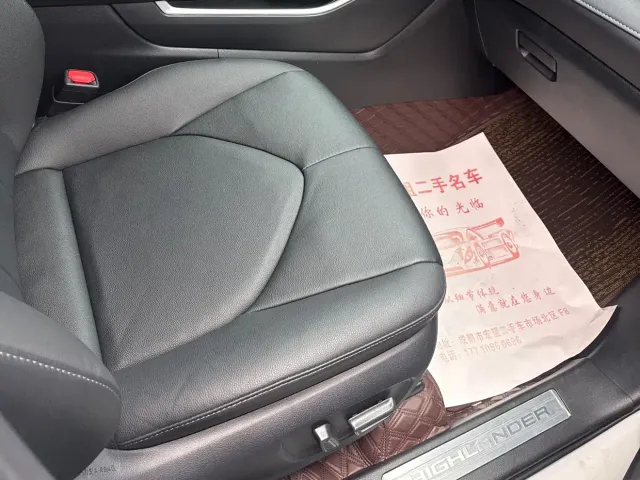 Toyota Highlander — Фото автомобиля 5