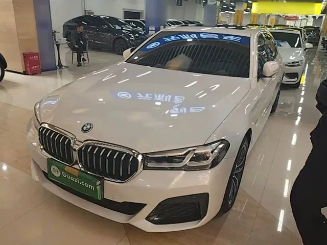Фотография автомобиля — BMW 5 Series