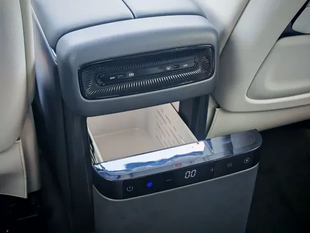 Voyah Auto Voyah Dreamer 2025 PHEV AWD Flagship Kunpeng Edition — Фото автомобиля 18