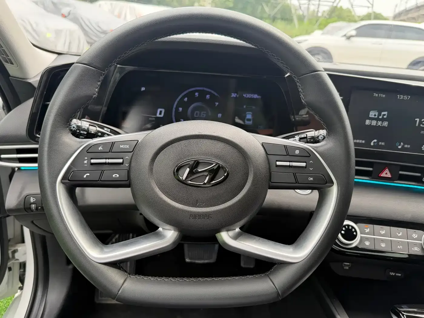 Hyundai Elantra 2022 1.5L CVT GLX Elite Edition — Фото автомобиля 13