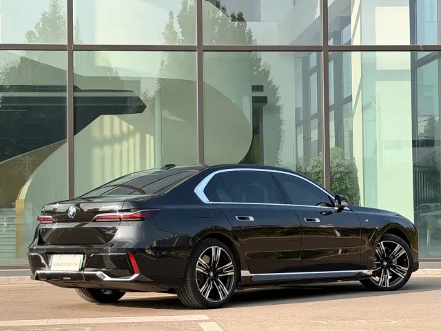 BMW i7 — Фото автомобиля 26