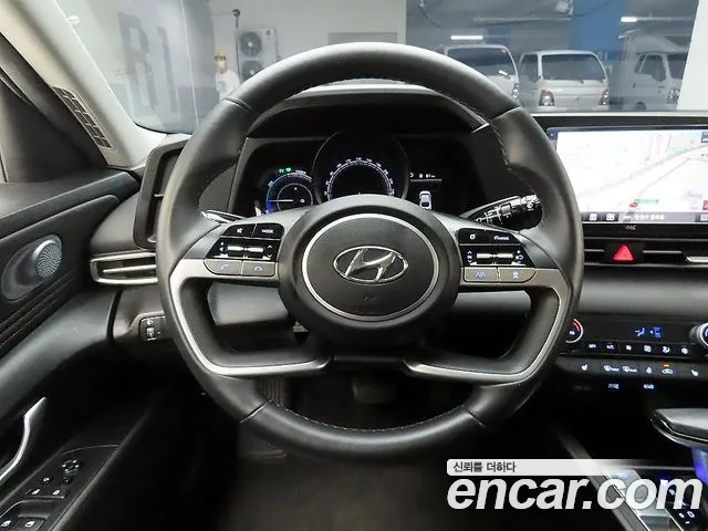 Hyundai Avante CN7 — Фото автомобиля 8