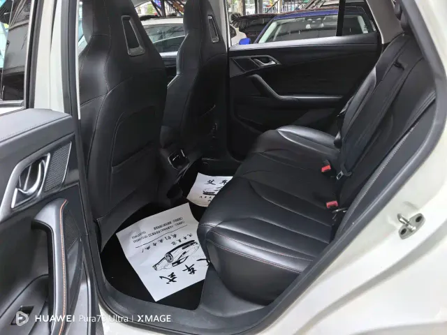 Roewe RX5 — Фото автомобиля 10