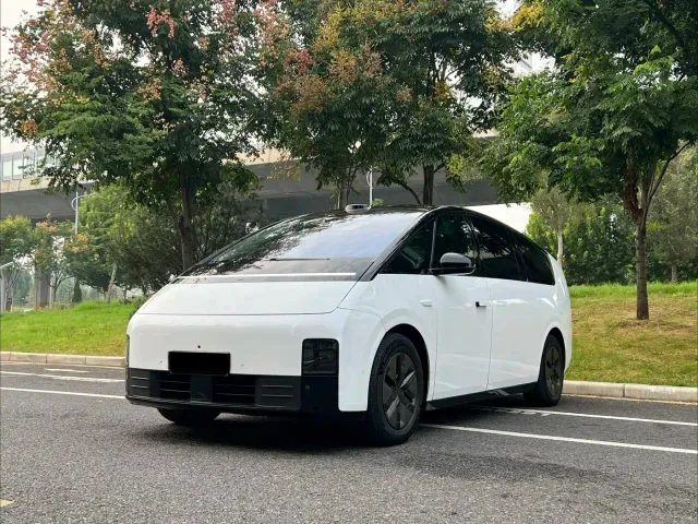 Фотография автомобиля — Li Auto MEGA