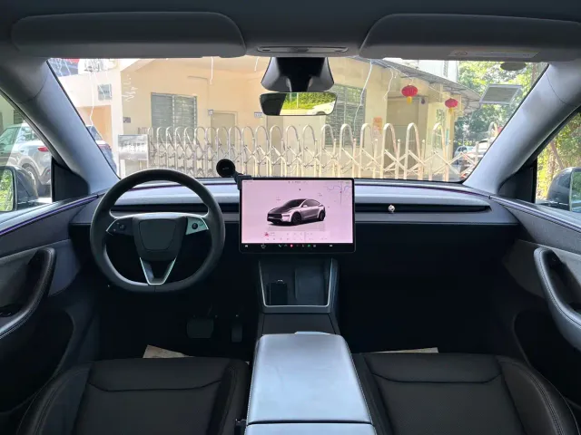 Tesla Model Y — Фото автомобиля 7