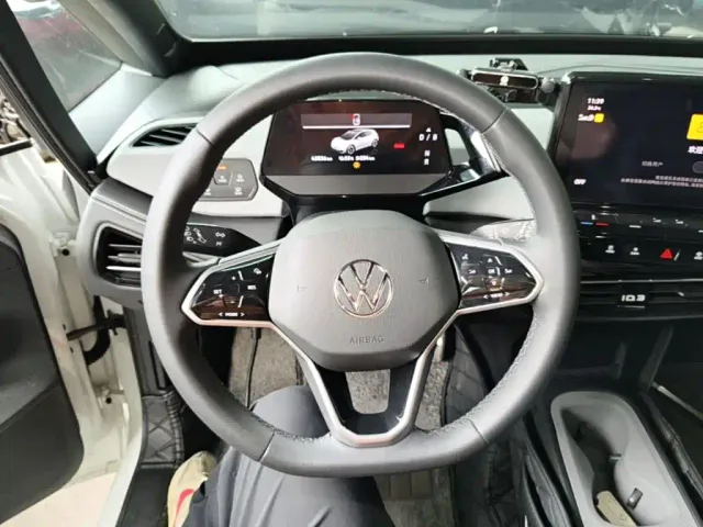 Volkswagen ID.3 — Фото автомобиля 10