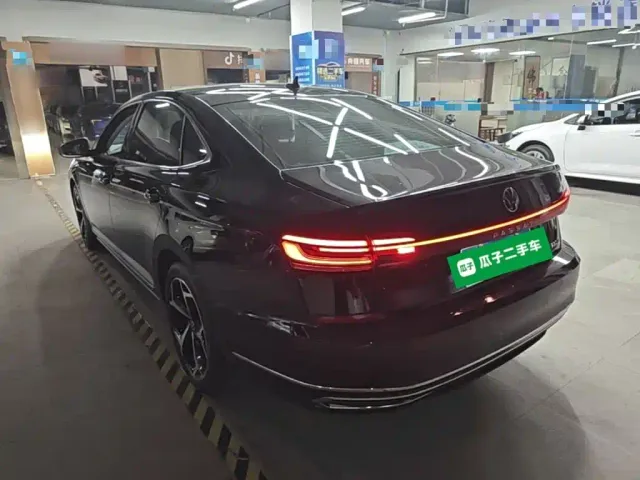 Volkswagen Passat 2023 Facelift 330TSI Starlight Elite Edition — Фото автомобиля 4