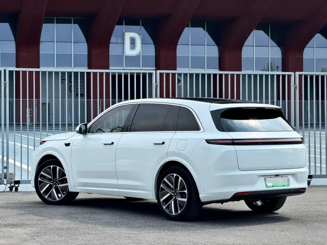 Li Auto L7 — Фото автомобиля 6