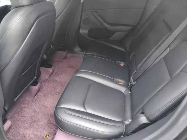 Tesla Model Y — Фото автомобиля 7