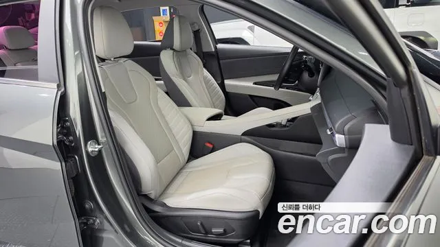Hyundai AVANTE Avante (CN7) — Фото автомобиля 23